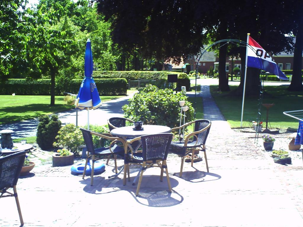 Jipsinghuizen Hotel De Waalehof מראה חיצוני תמונה