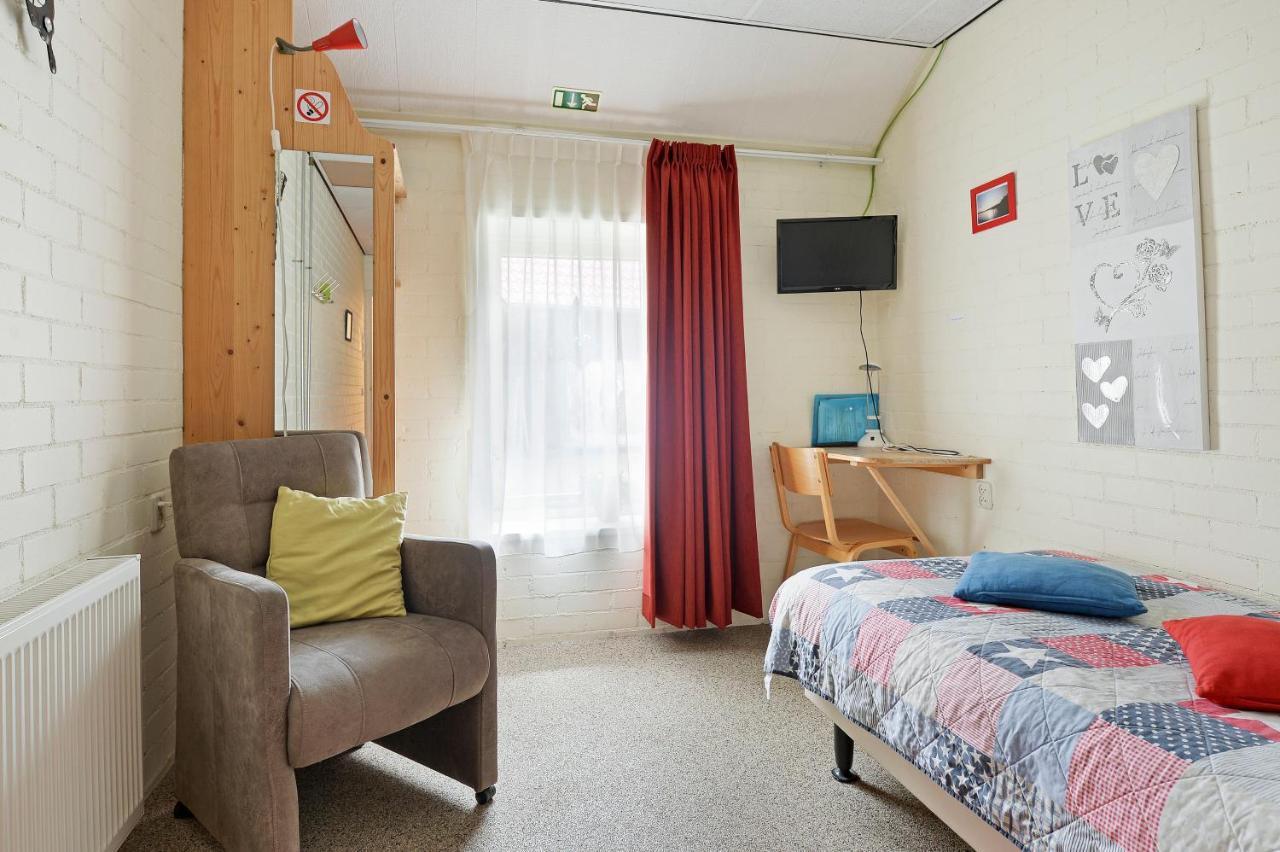 Jipsinghuizen Hotel De Waalehof מראה חיצוני תמונה